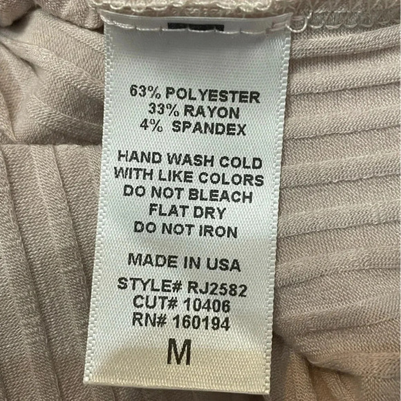 By Together A Miracle Awaits Boutique Top NWT Medium - Picture 6 of 6